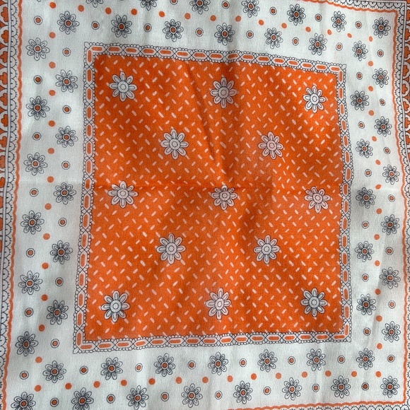 Vtg Scarf Orange & White Floral 21" Square Border Ponytail Neck Tie - Picture 4 of 5